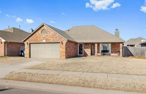 9913 SW 23rd St, Yukon, OK 73099