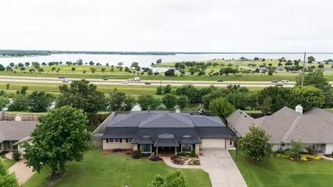 8625 Lakehurst Dr, Oklahoma City, OK 73120