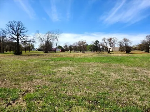 000 Trotters Ln, Mcloud, OK 74851