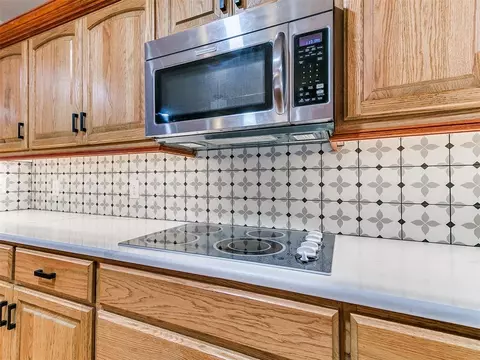 Kitchen - 36701 Timber Rd, Shawnee, OK 74804 photo 3 of 5