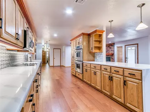 Kitchen - 36701 Timber Rd, Shawnee, OK 74804 photo 5 of 5