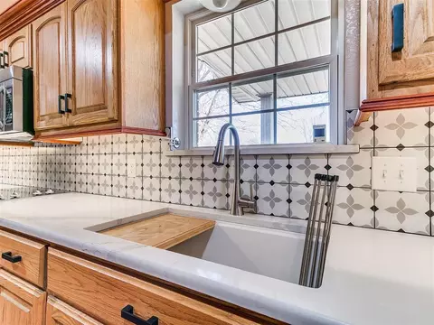 Kitchen - 36701 Timber Rd, Shawnee, OK 74804 photo 2 of 5