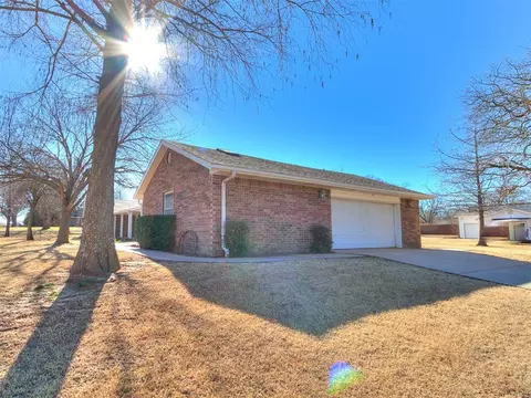 Exterior - 36701 Timber Rd, Shawnee, OK 74804 photo 6 of 8
