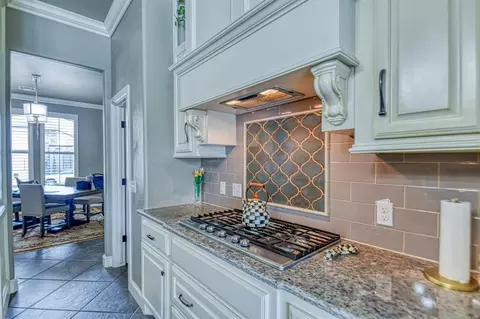 Kitchen - 2233 War Eagle Ln, Yukon, OK 73099 photo 6 of 8