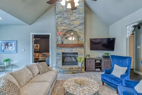 Living - 2233 War Eagle Ln, Yukon, OK 73099 photo 2 of 6