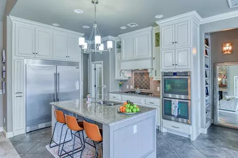 Kitchen - 2233 War Eagle Ln, Yukon, OK 73099 photo 2 of 8