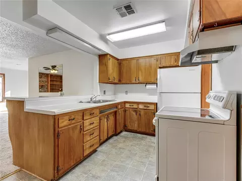 Kitchen - 20851 Silver St, Harrah, OK 73045 photo 2 of 3