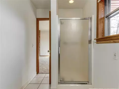 Bath - 20851 Silver St, Harrah, OK 73045 photo 2 of 3