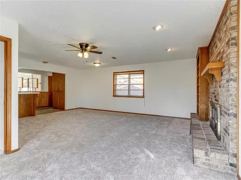 Living - 20851 Silver St, Harrah, OK 73045 photo 3 of 4