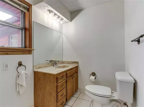 Bath - 20851 Silver St, Harrah, OK 73045 photo 1 of 3