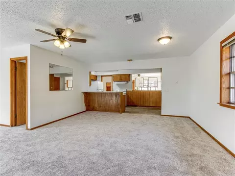 Living - 20851 Silver St, Harrah, OK 73045 photo 2 of 4