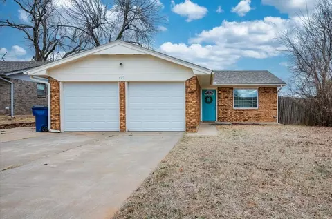 405 W Hillcrest Dr, Mustang, OK 73064