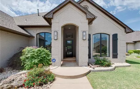 12101 Maple Ridge Rd, Oklahoma City, OK 73120