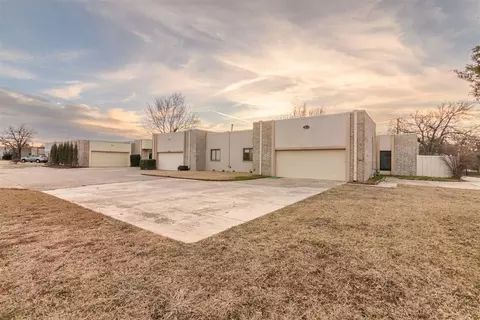 12725 Silver Ln, Oklahoma City, OK 73120