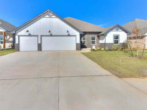 2901 Summit Hollow Cir, Norman, OK 73071