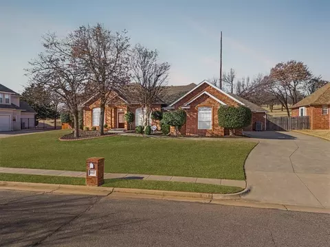 1117 Outabounds Dr, Edmond, OK 73034