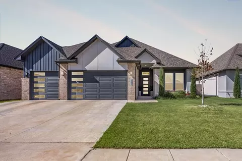 15801 Capri Ln, Edmond, OK 73013