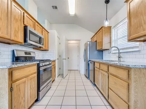 Kitchen - 1925 E View Dr, Norman, OK 73071 photo 1 of 1