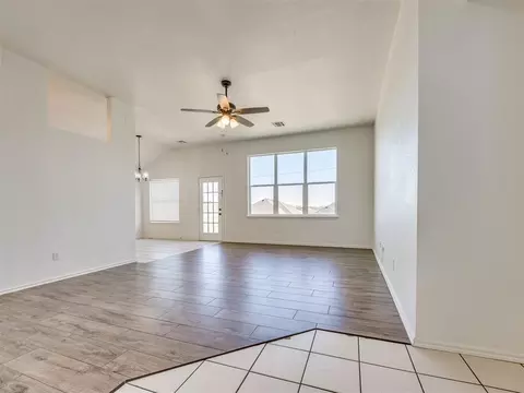 Living - 1925 E View Dr, Norman, OK 73071 photo 1 of 2