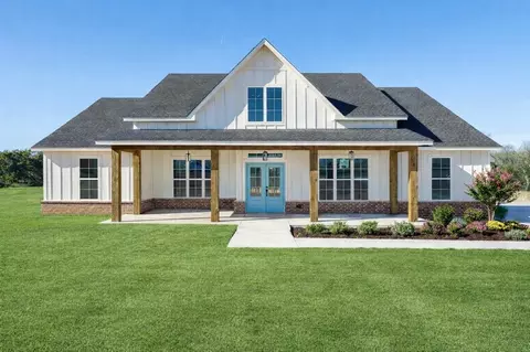 921 Meadow Park Rd, Guthrie, OK 73044