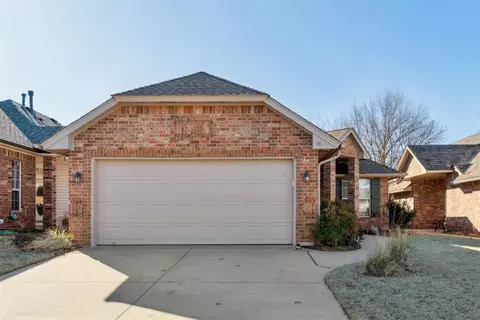 908 Heather Glen Dr, Norman, OK 73072