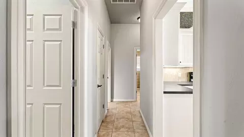 Entry Way - 4111 Frontier Ln, Tuttle, OK 73089 photo 2 of 4
