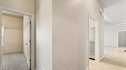 Entry Way - 4111 Frontier Ln, Tuttle, OK 73089 photo 3 of 4