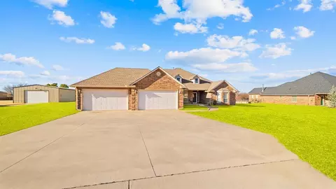 Exterior - 4111 Frontier Ln, Tuttle, OK 73089 photo 4 of 8