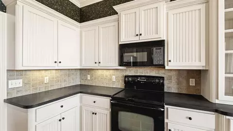Kitchen - 4111 Frontier Ln, Tuttle, OK 73089 photo 5 of 6