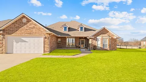 Exterior - 4111 Frontier Ln, Tuttle, OK 73089 photo 5 of 8