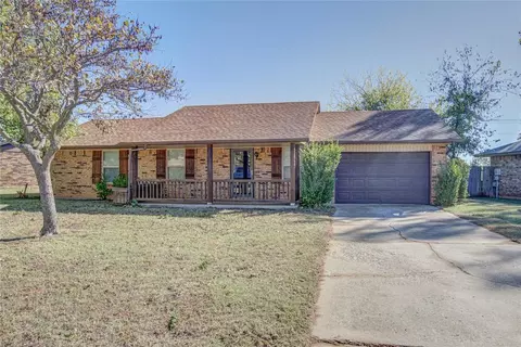 134 Echo Ln, Harrah, OK 73045