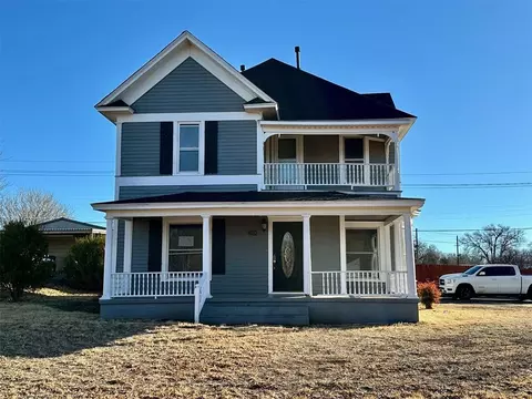 402 N 2nd St, Sayre, OK 73662