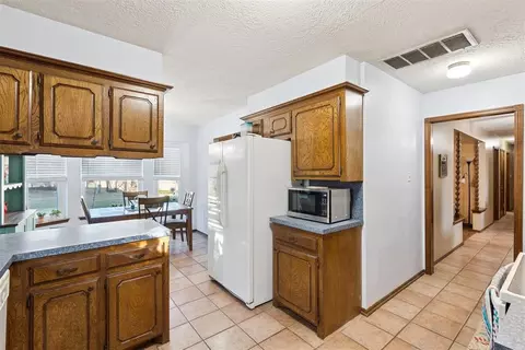 Entry Way - 809 Jay Dr, Noble, OK 73068 photo 3 of 3