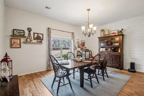Dining - 20301 SE 119th St, Mcloud, OK 74851 photo 4 of 5