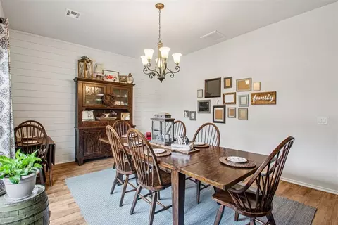 Dining - 20301 SE 119th St, Mcloud, OK 74851 photo 5 of 5