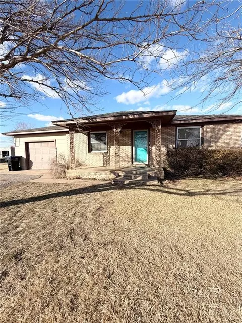 521 E Warren Rd, Blair, OK 73526