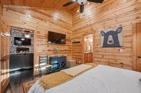 Bedroom - 134 Willow Bend Rd, Broken Bow, OK 74728 photo 4 of 8