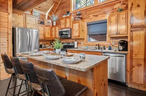 Kitchen - 134 Willow Bend Rd, Broken Bow, OK 74728 photo 1 of 2