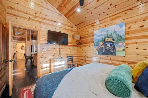Bedroom - 134 Willow Bend Rd, Broken Bow, OK 74728 photo 6 of 8