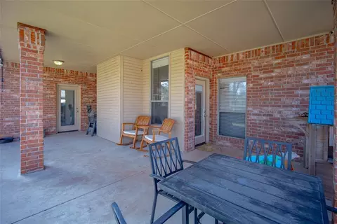 Exterior - 4300 Mackenzie Dr, Moore, OK 73160 photo 4 of 9