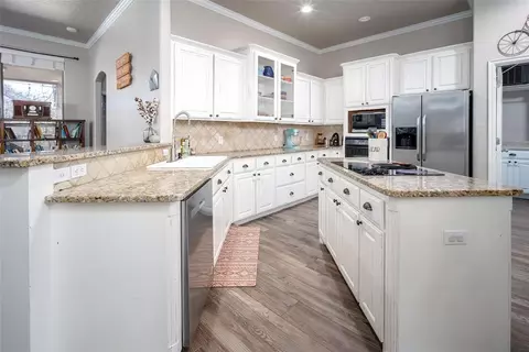 Kitchen - 4300 Mackenzie Dr, Moore, OK 73160 photo 1 of 2