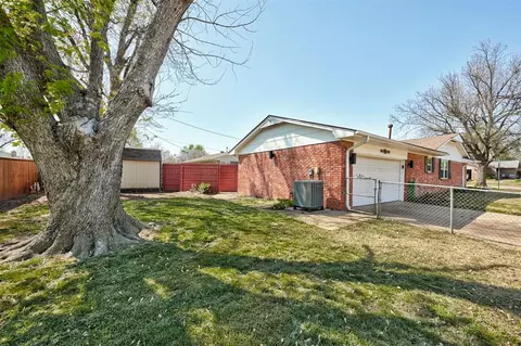 Exterior - 236 E 30th St, Edmond, OK 73013 photo 4 of 5