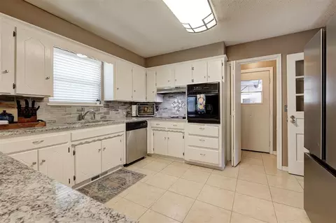 Kitchen - 236 E 30th St, Edmond, OK 73013 photo 2 of 7