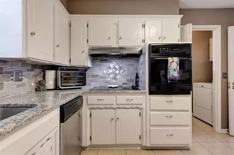 Kitchen - 236 E 30th St, Edmond, OK 73013 photo 7 of 7