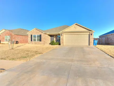 572 Fox Den Dr, Newcastle, OK 73065