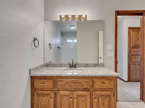 Bath - 2616 Ricks Ct, Edmond, OK 73012 photo 3 of 4