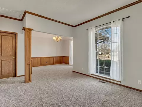 Living - 2616 Ricks Ct, Edmond, OK 73012 photo 1 of 3