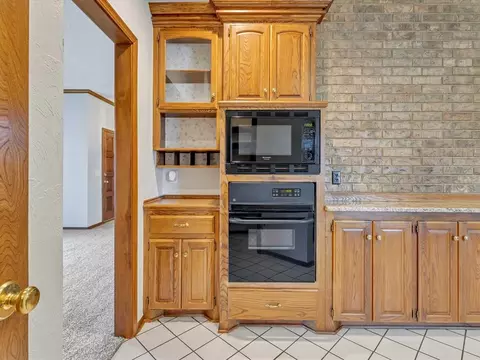 Kitchen - 2616 Ricks Ct, Edmond, OK 73012 photo 2 of 4