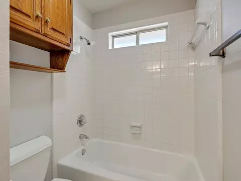 Bath - 2616 Ricks Ct, Edmond, OK 73012 photo 4 of 4
