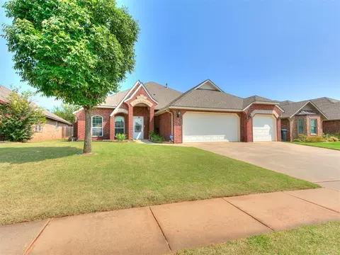 1612 Dorothy Dr, Moore, OK 73170 photo 2